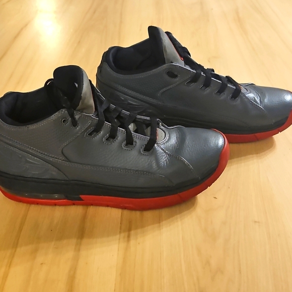 Jordan Olschool Low high tops 2016 gray black & red sz. 9 main image 11
